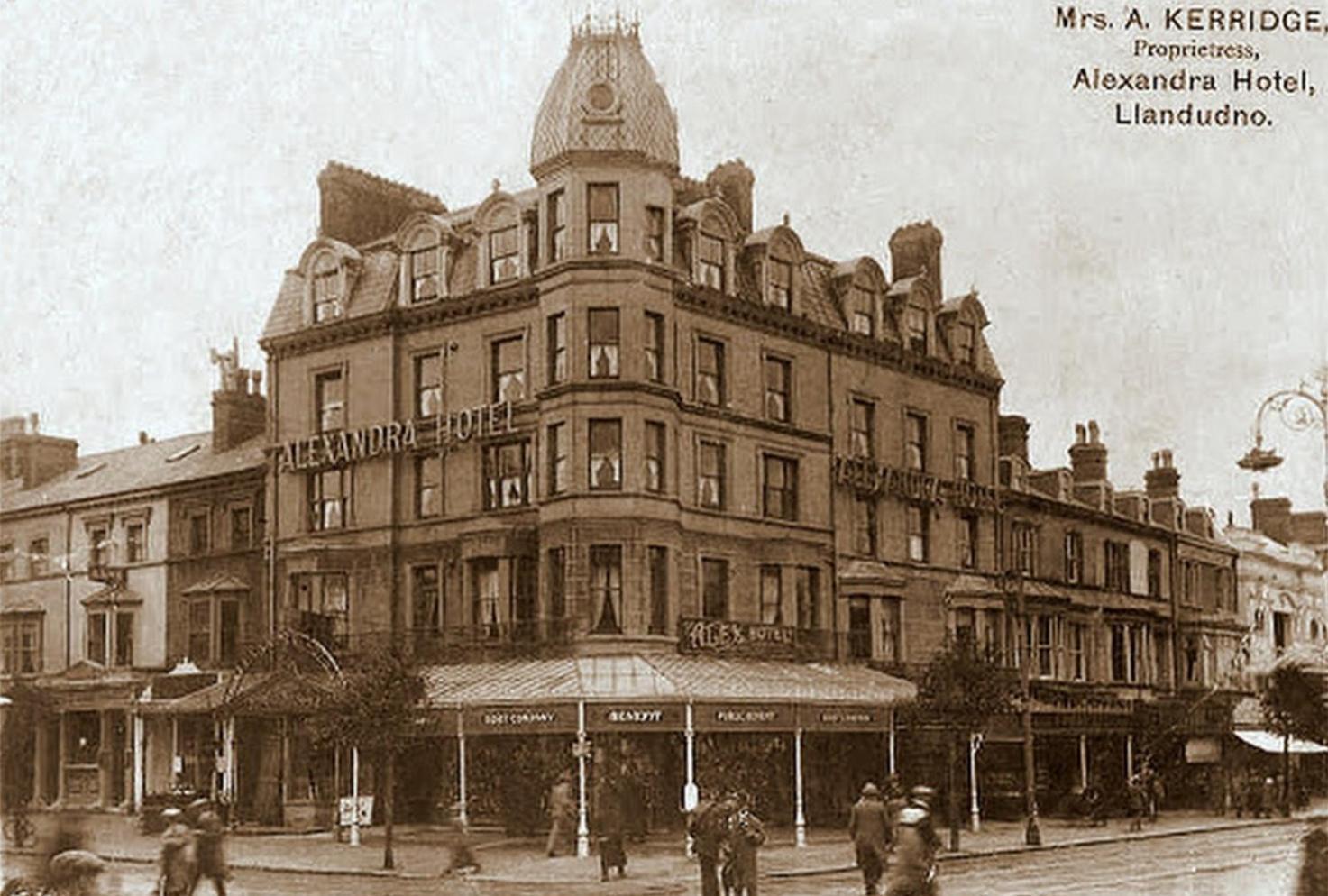 The New Alexandra Hotel Ландъндо Екстериор снимка